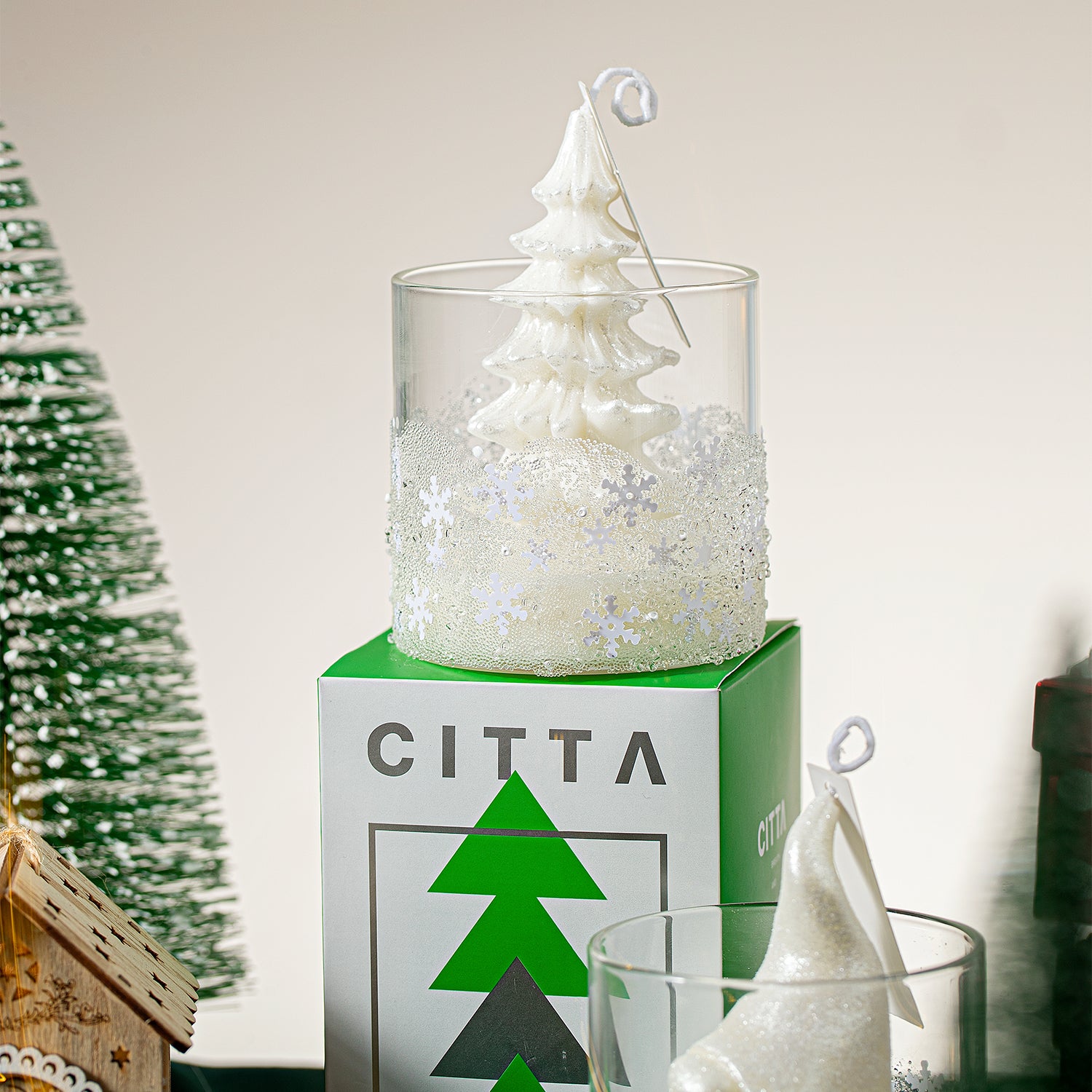 CITTA Snow Velvet Christmas Tree 320G Scented Candle Home Fragrance Aromatherapy Christmas Gift Door Gift, Christmas Tree
