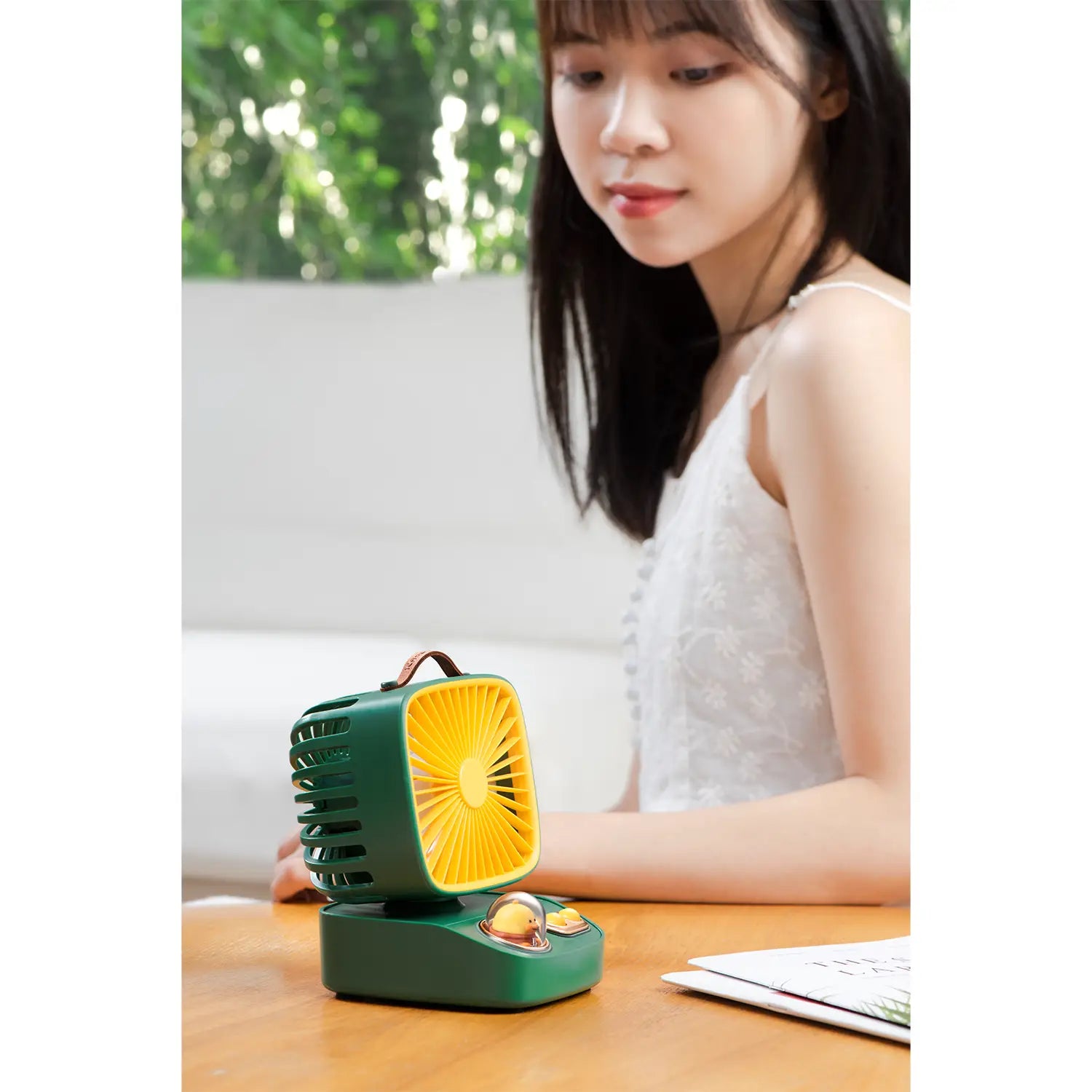 iCarer Family® Modern & Cute Desktop Moving Head Fan Portable USB Mini