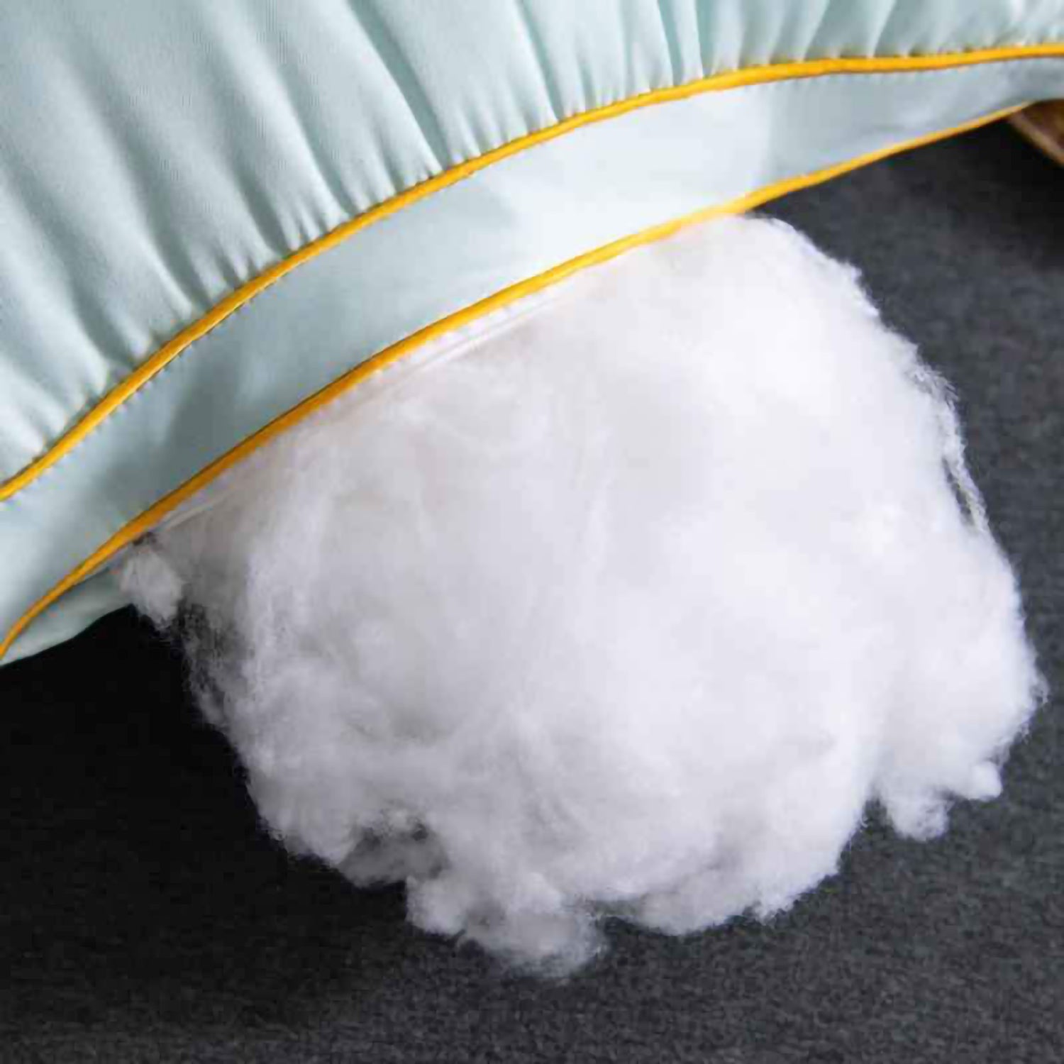 HILTON High Quality Cotton Pillow 1000G / 650G 48cm x 74cm